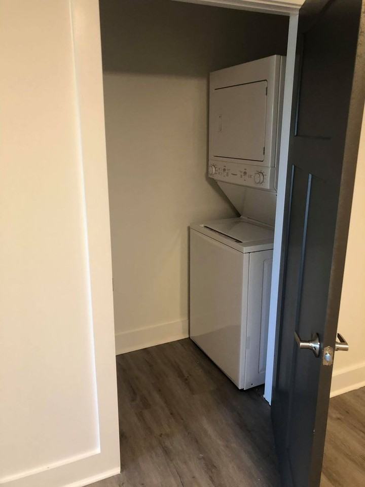 652 Oak Grove Rd - Photo 5 of 6