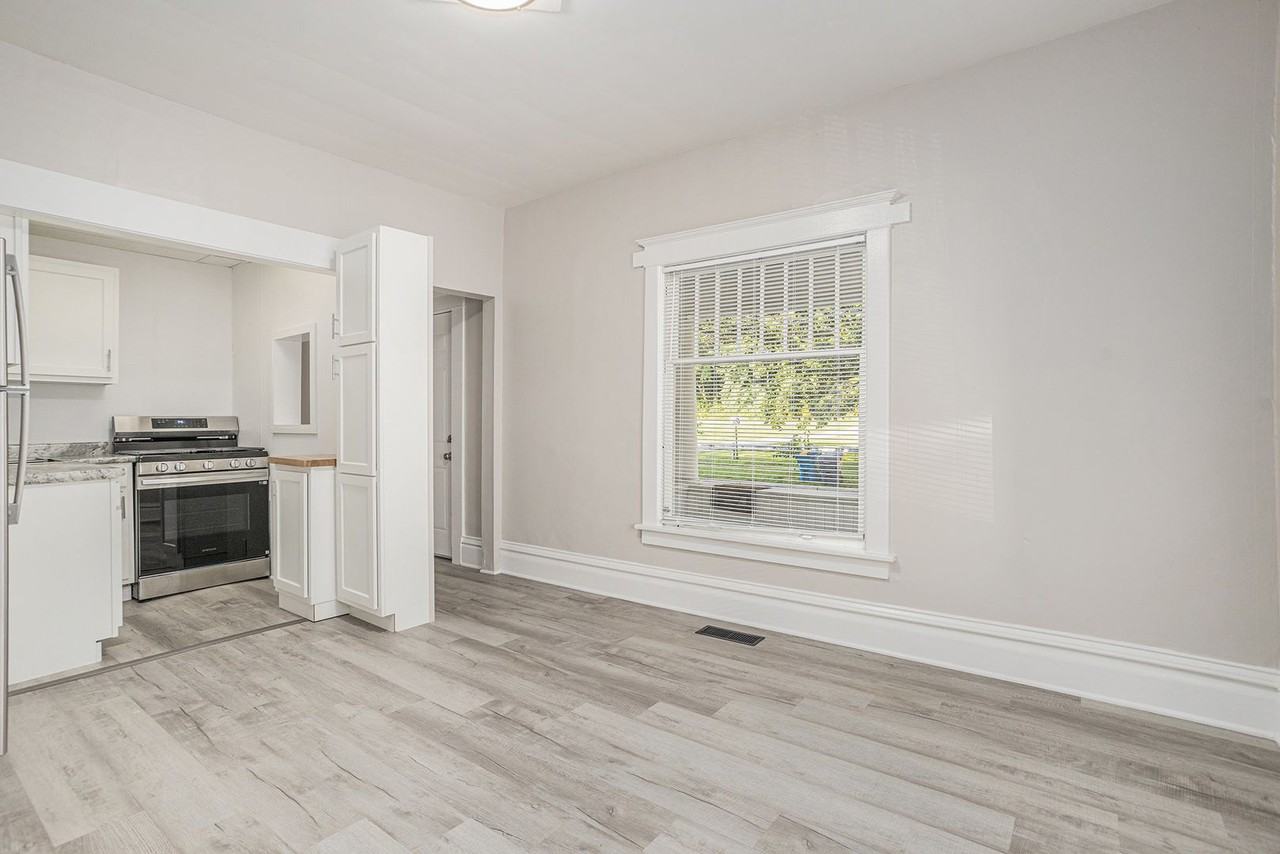429 Davis St #1 - Photo 6 of 18