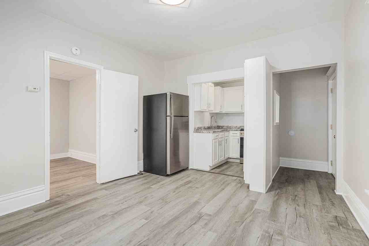 429 Davis St #1 - Photo 7 of 18
