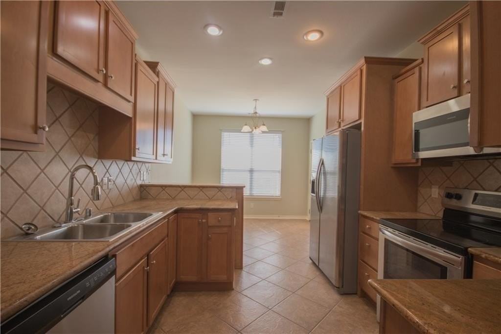 3203 Sw Camden Dr - Photo 3 of 13