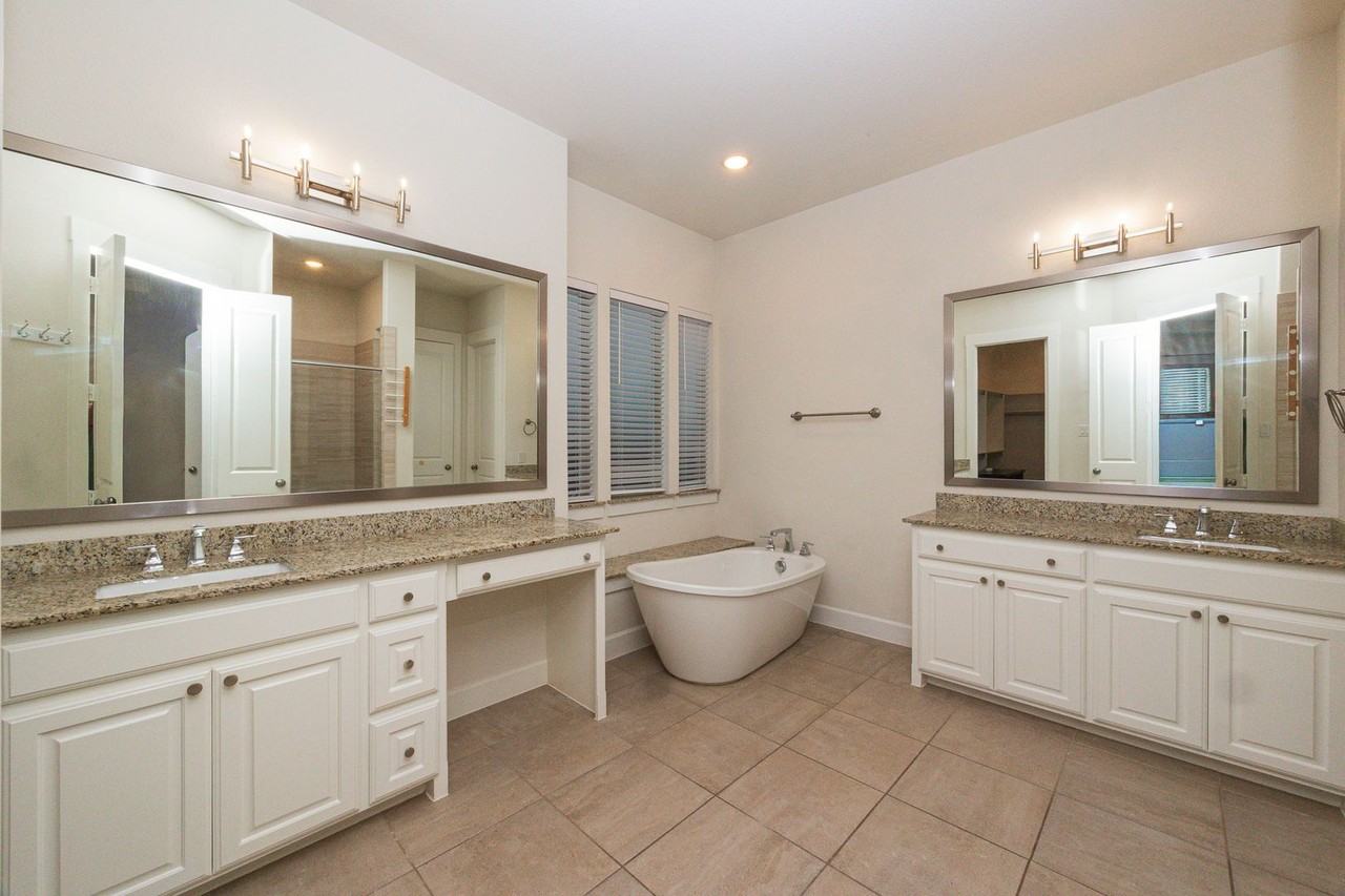 13749 Wickham Ln - Photo 2 of 40