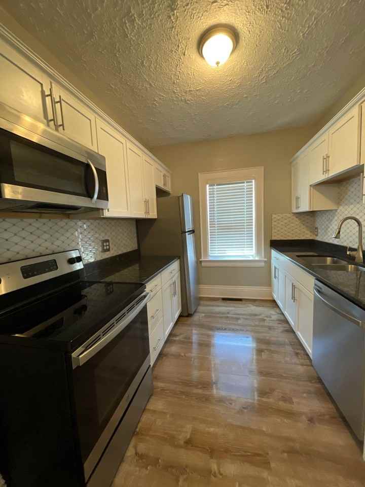 931 E. Whittier Street - Photo 7 of 22