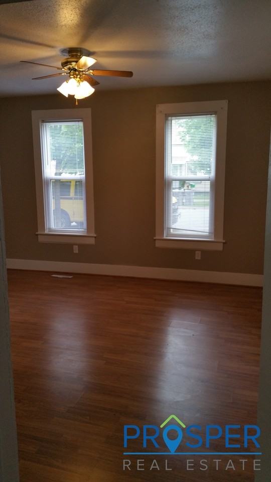 827 Niagara St - Photo 2 of 21