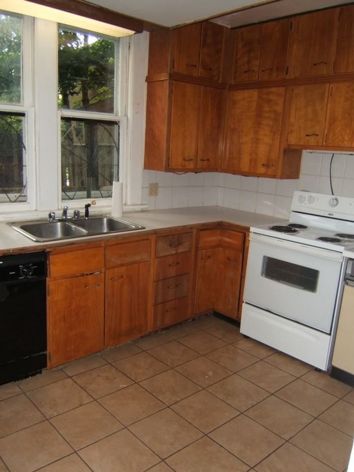 233 E 18th Ave - Photo 7 of 17