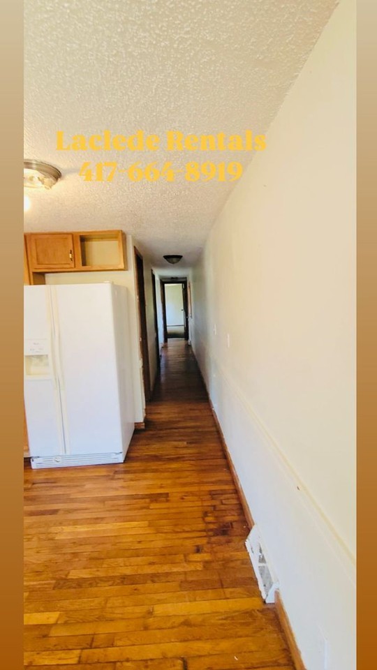 323 W Pine St - Photo 3 of 9