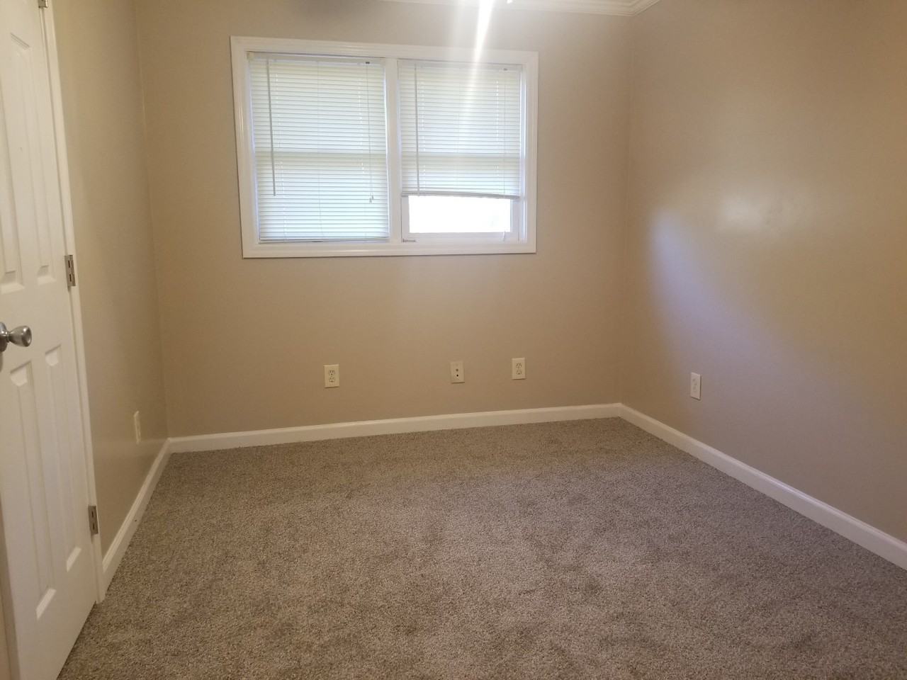 206 Webb Road - Photo 5 of 23