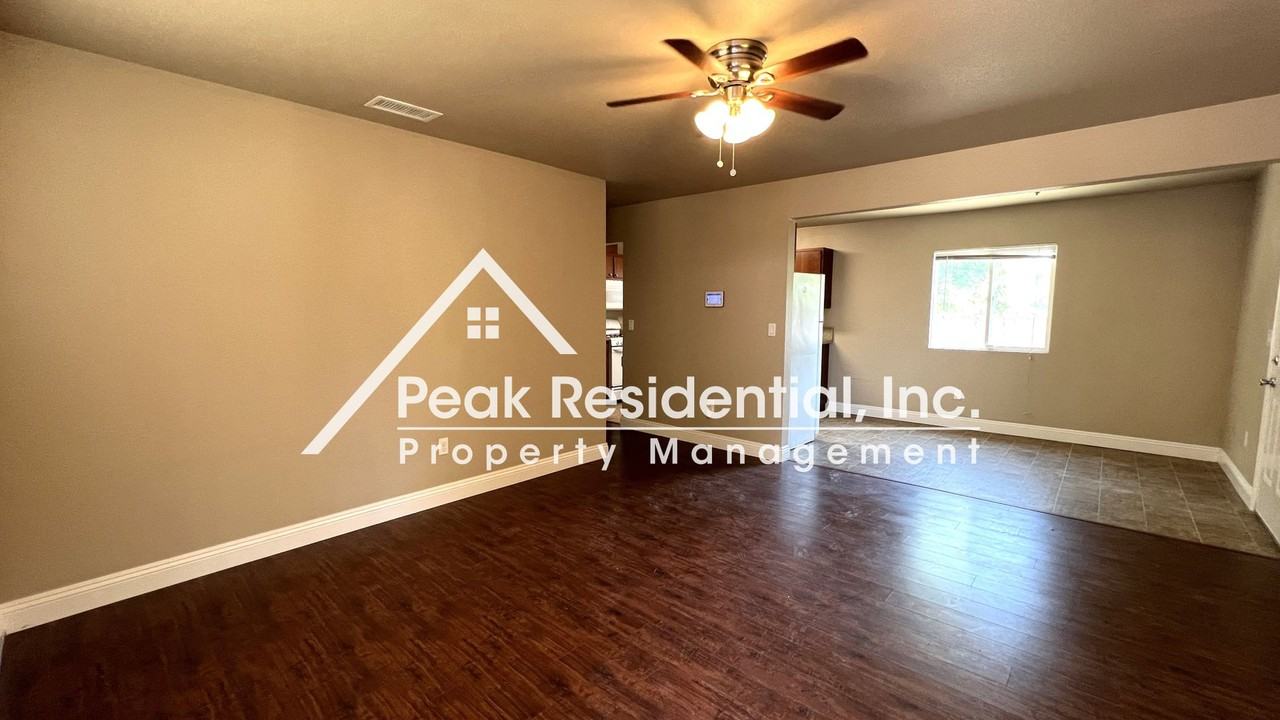 6525 Hazel Ave - Photo 3 of 17