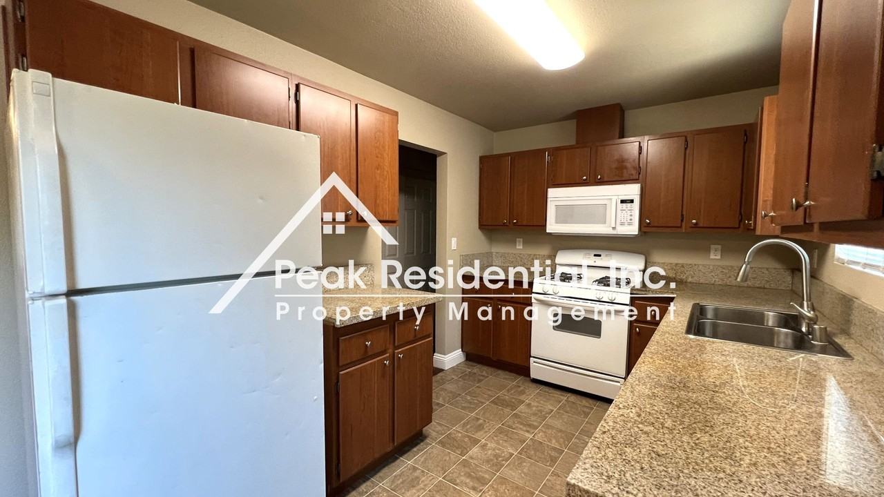 6525 Hazel Ave - Photo 6 of 17