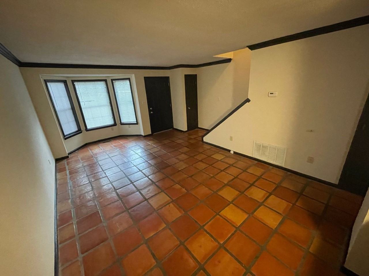 425 Peabody St - Photo 2 of 11