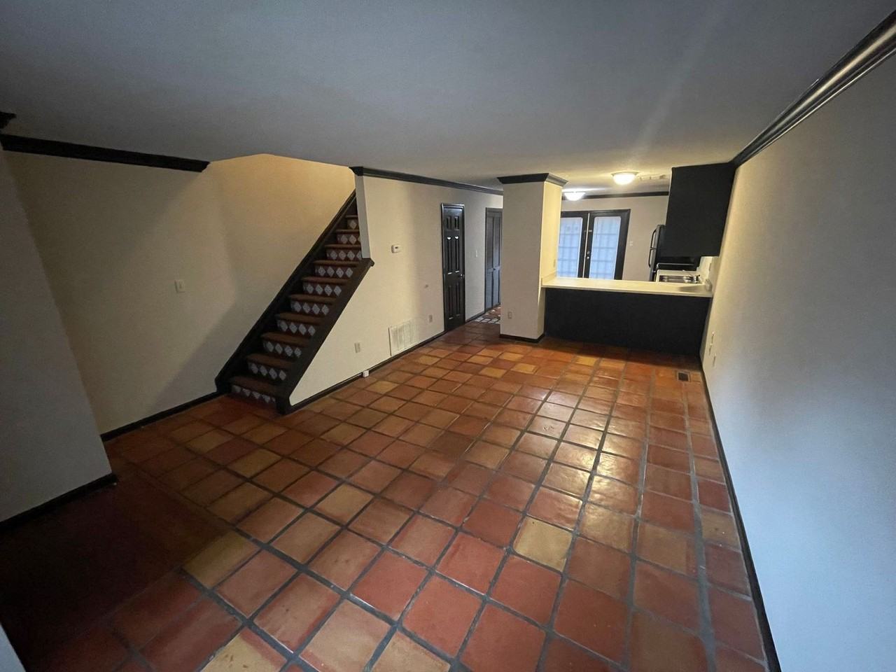 425 Peabody St - Photo 3 of 11