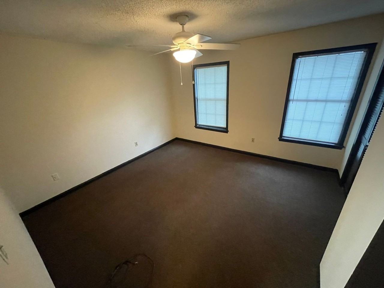 425 Peabody St - Photo 5 of 11