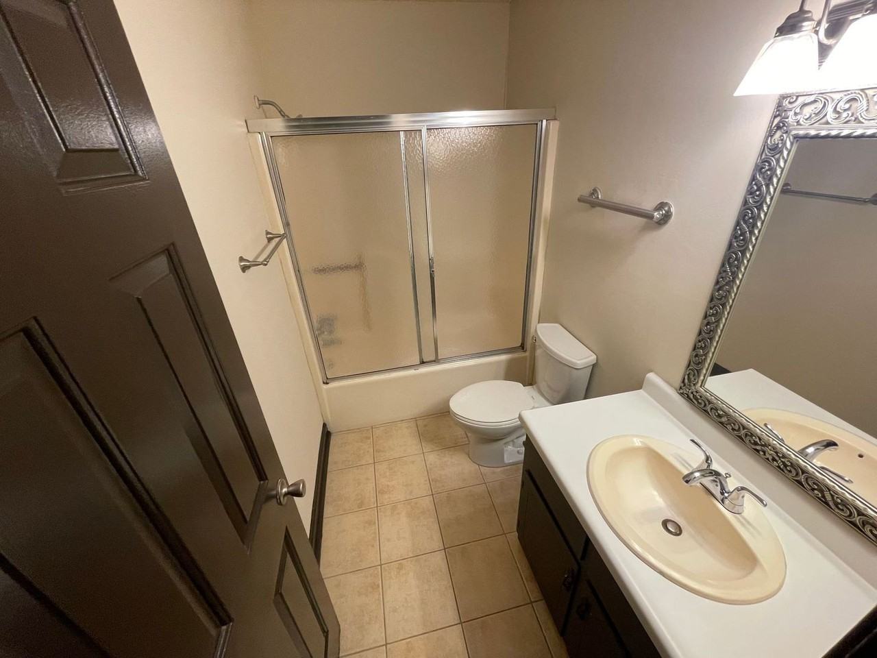 425 Peabody St - Photo 6 of 11