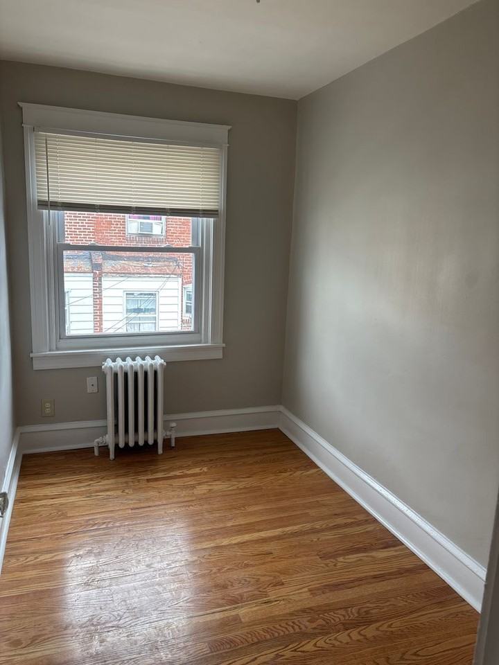 143 Laurel Rd - Photo 3 of 8