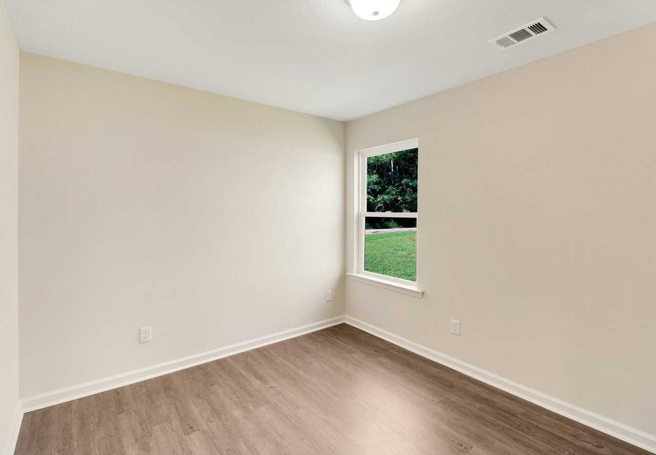 425 Allman Ave - Photo 6 of 26