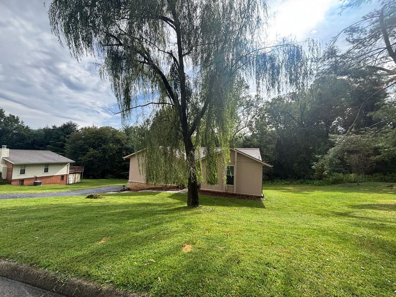 6421 Orchard View Ln - Photo 2 of 48