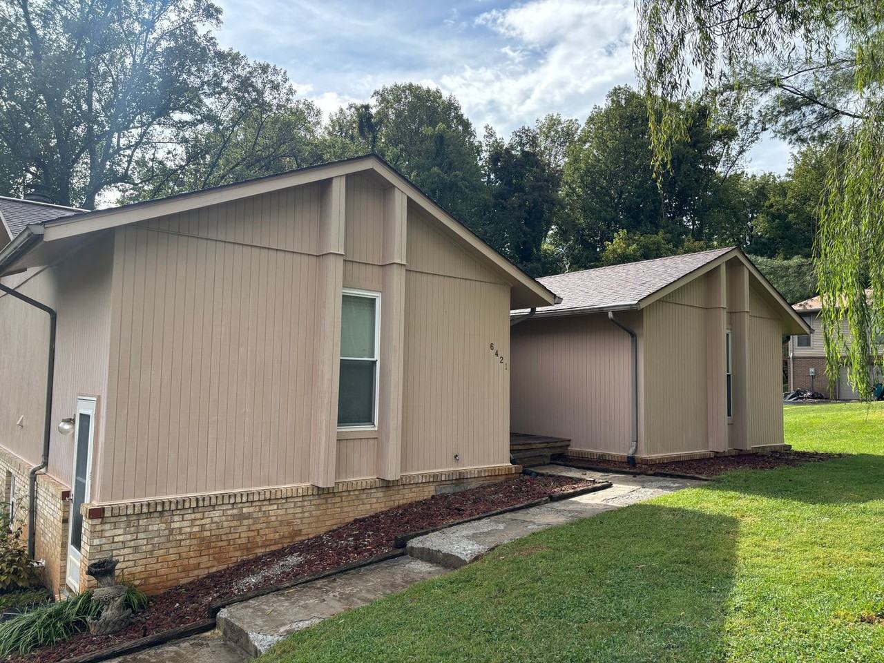 6421 Orchard View Ln - Photo 3 of 48