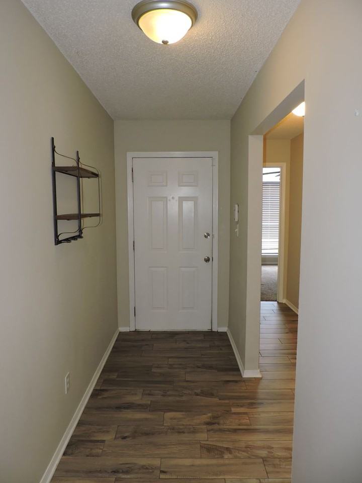 4728 Northpointe Ct - Photo 2 of 20