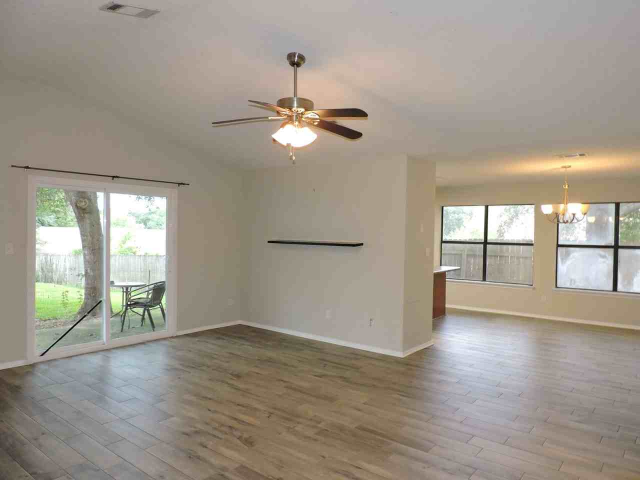 4728 Northpointe Ct - Photo 3 of 20