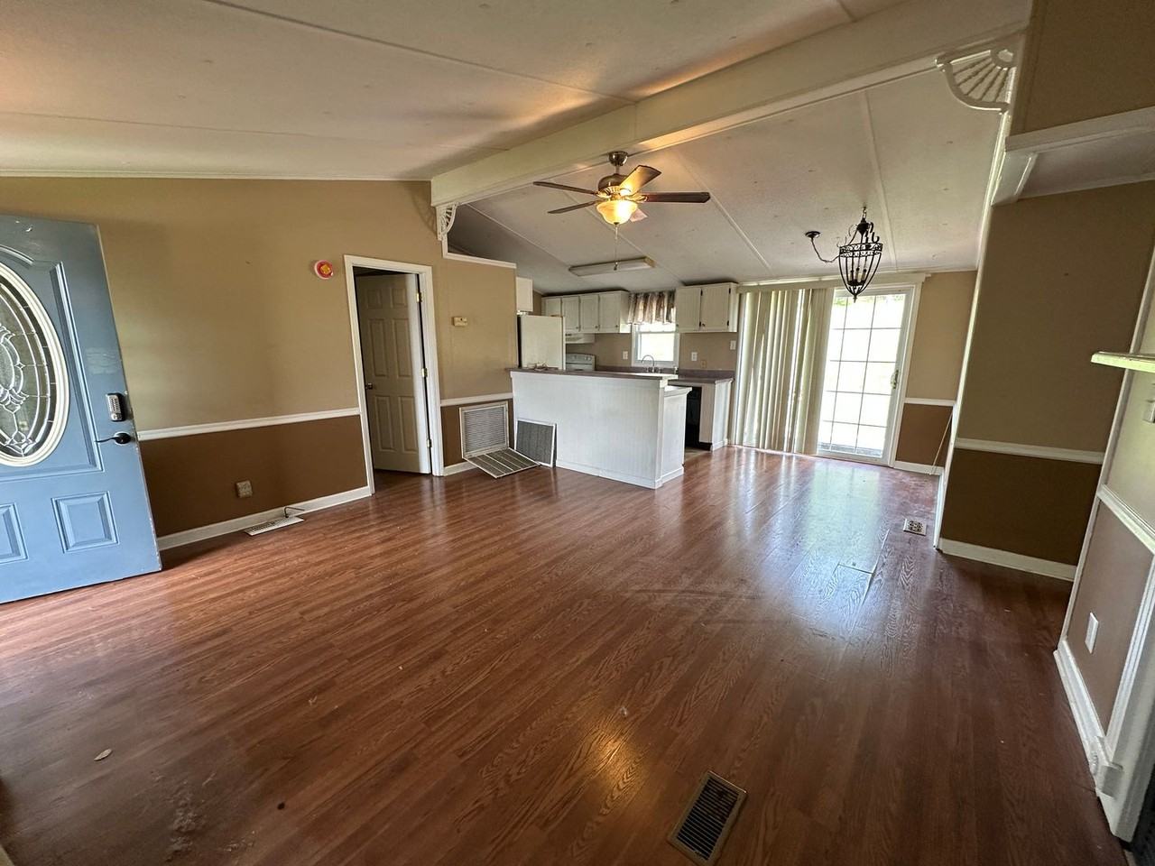 955 Beaver Dr - Photo 3 of 17