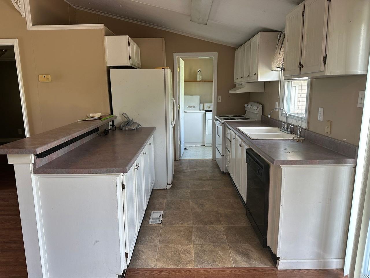 955 Beaver Dr - Photo 4 of 17