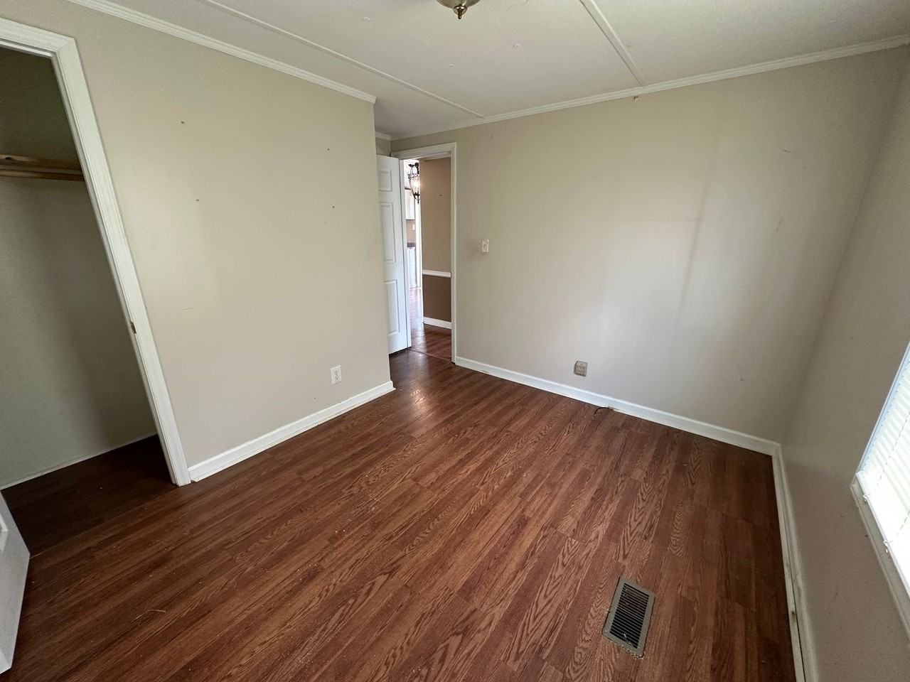955 Beaver Dr - Photo 7 of 17