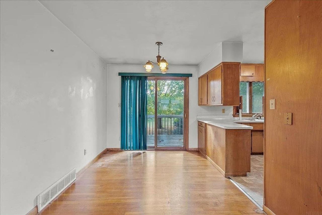 816 W 28th St - Photo 3 of 7