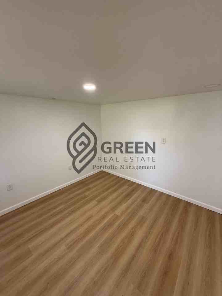 735 N Schuyler Ave - Photo 4 of 17