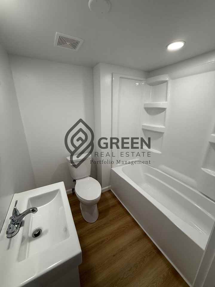 735 N Schuyler Ave - Photo 7 of 17