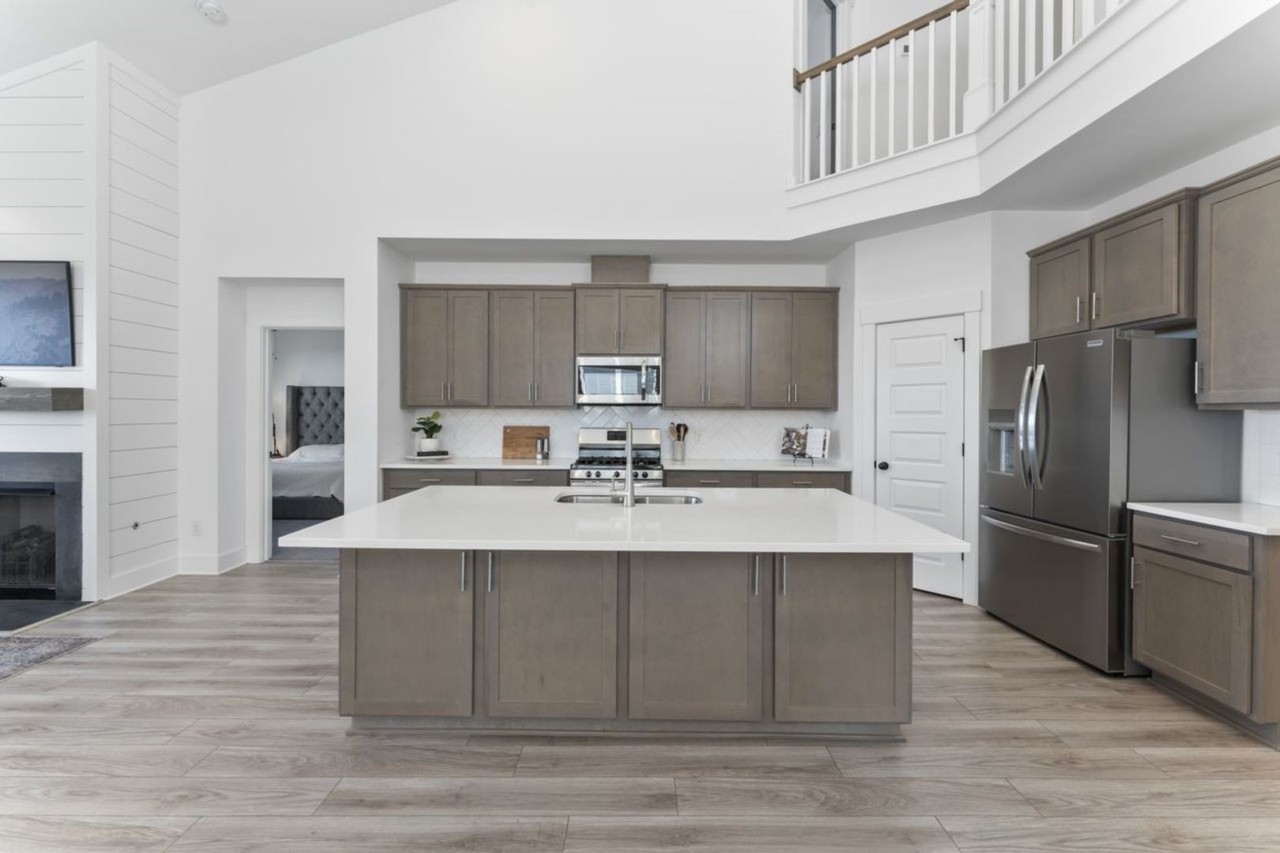 285 Gulfstream Dr - Photo 5 of 46