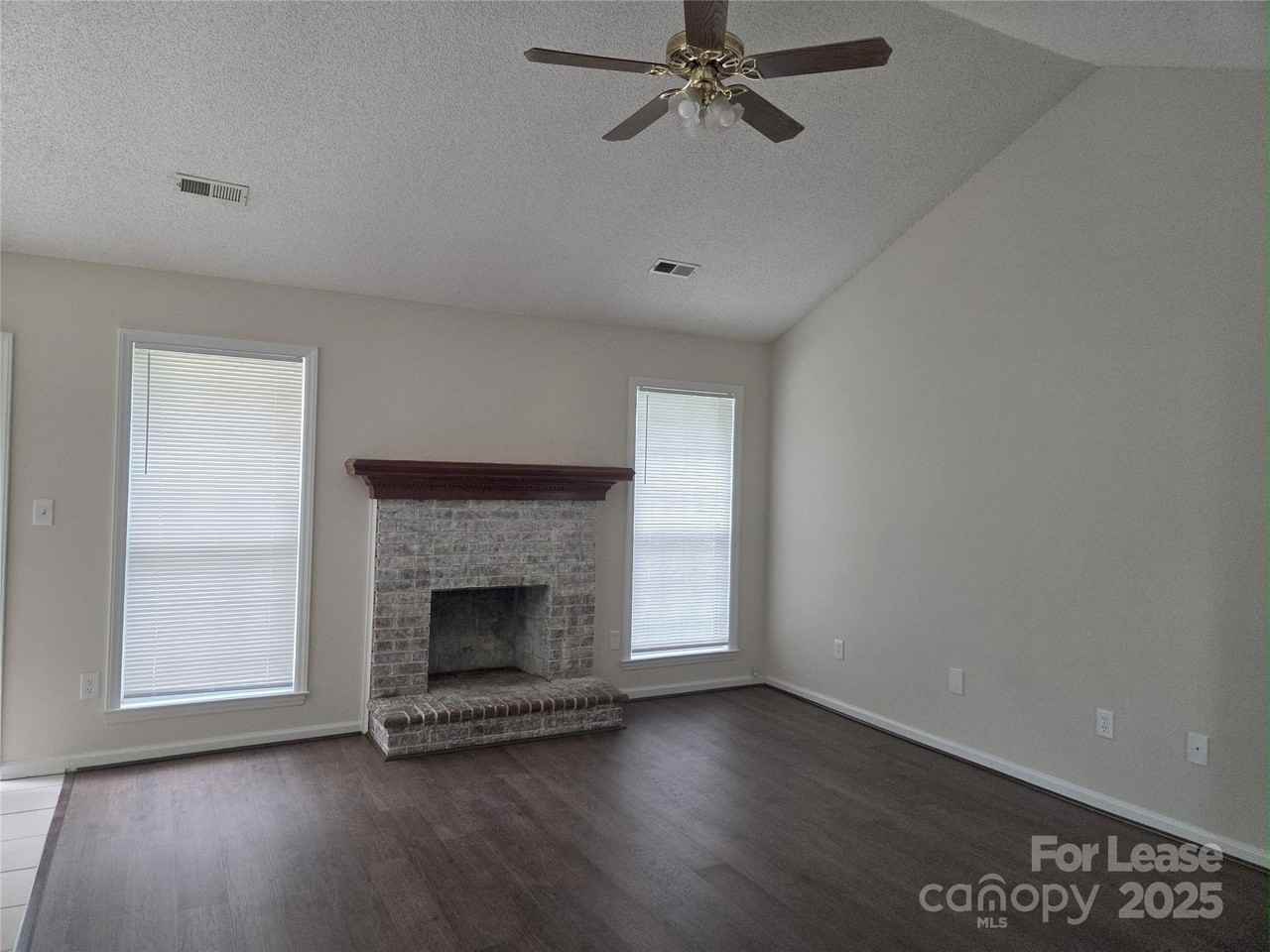 141 Eagle Ct - Photo 2 of 24