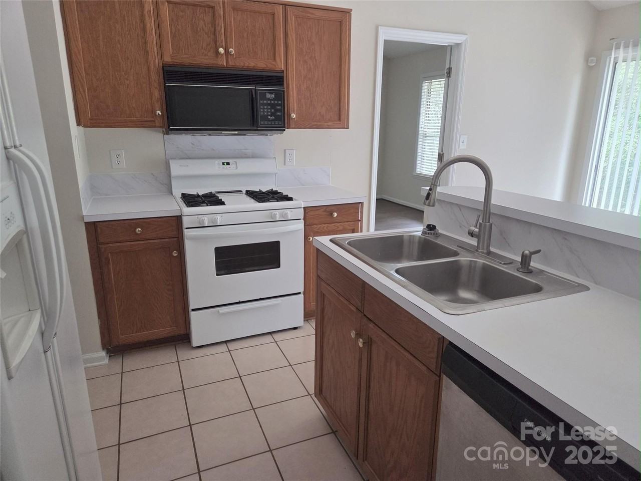 141 Eagle Ct - Photo 6 of 24