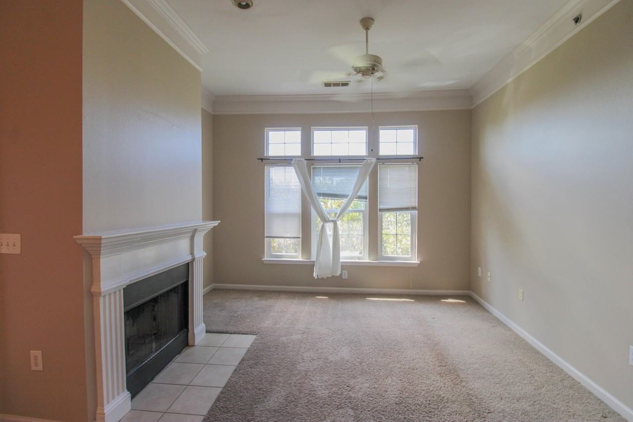 2037 Telfair Way - Photo 2 of 22