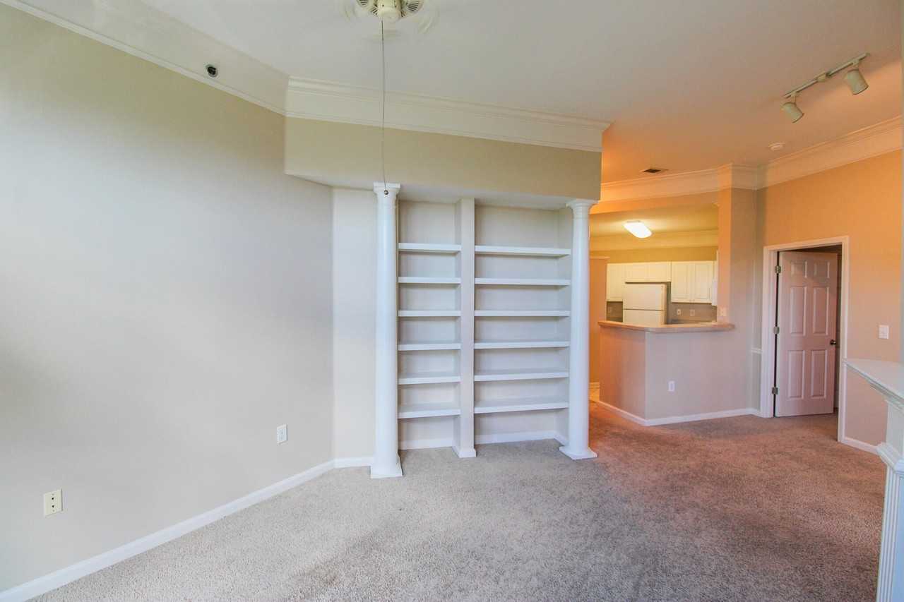 2037 Telfair Way - Photo 3 of 22