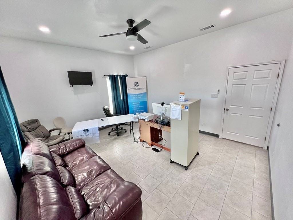 8051 E Us Highway 277 - Photo 3 of 11