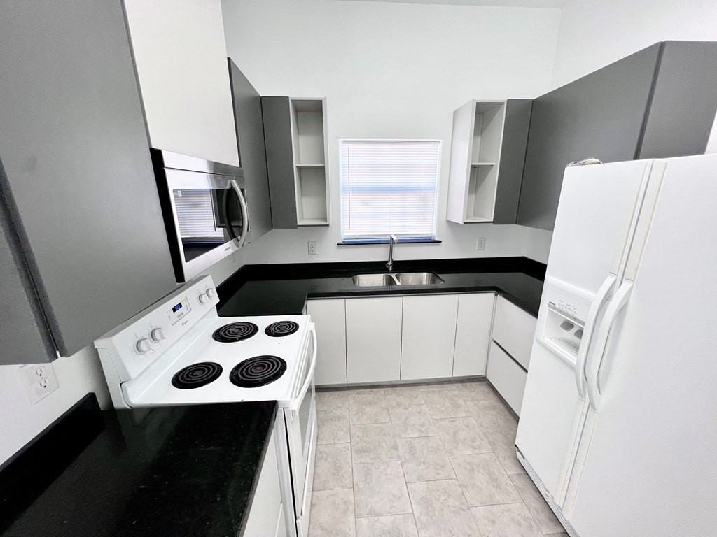 8051 E Us Highway 277 - Photo 5 of 11