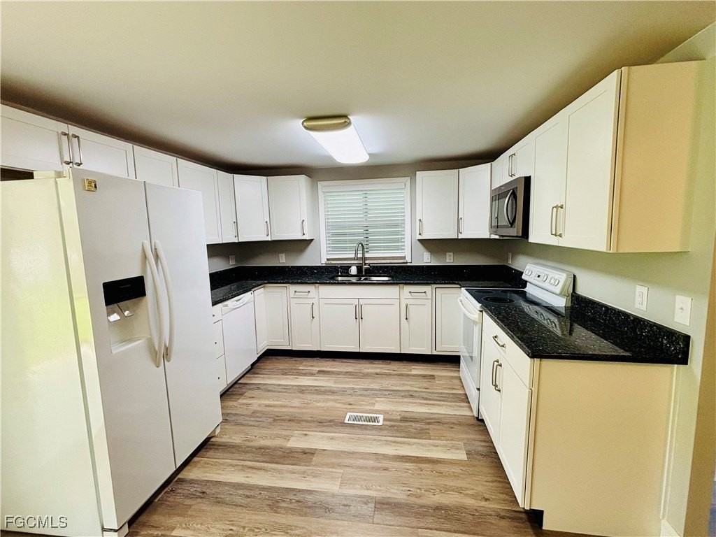 16091 Siesta Dr - Photo 5 of 19