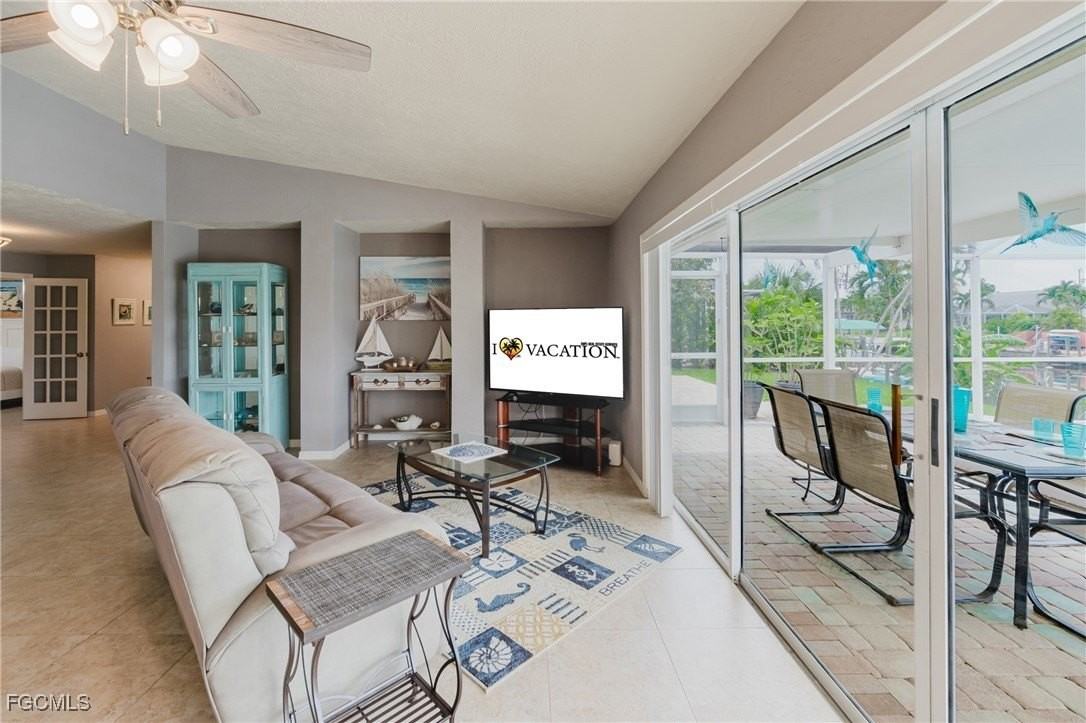 1926 Se 12th Ter - Photo 5 of 24