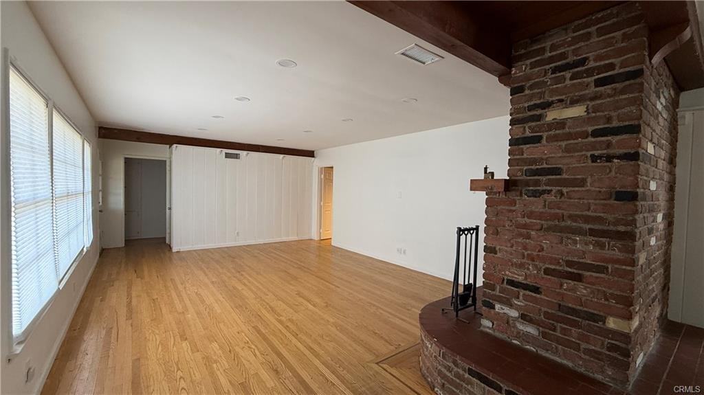 17458 Nordhoff St - Photo 2 of 8