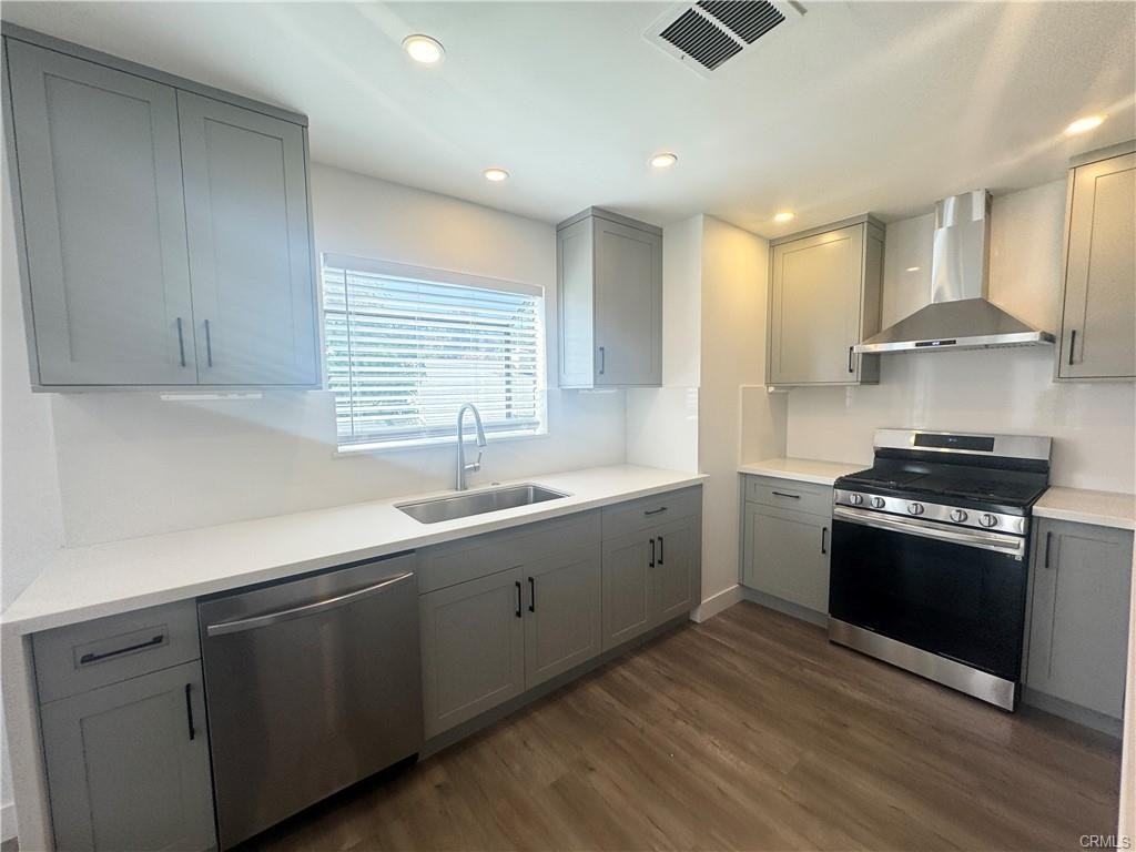 308 N Chester Ave - Photo 2 of 8