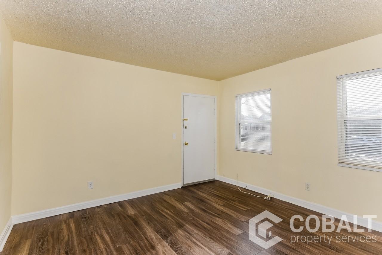 1990 Rockledge Rd Ne #3 - Photo 7 of 17