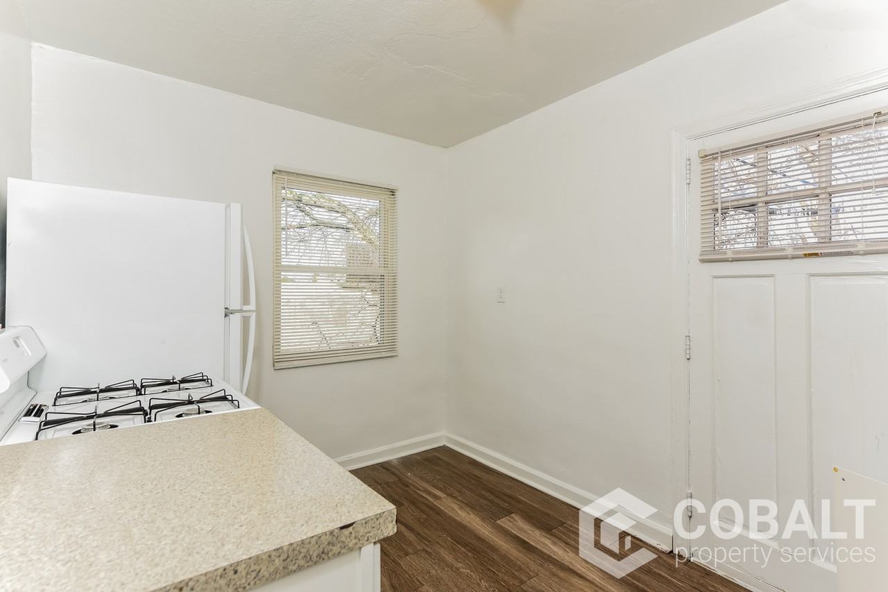 1982 Rockledge Rd Ne #2 - Photo 4 of 17