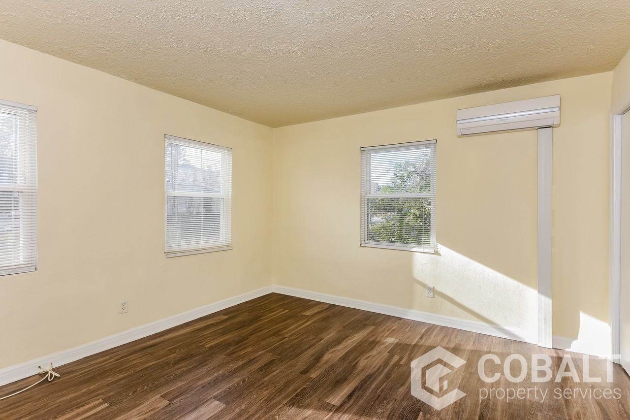 1982 Rockledge Rd Ne #2 - Photo 5 of 17