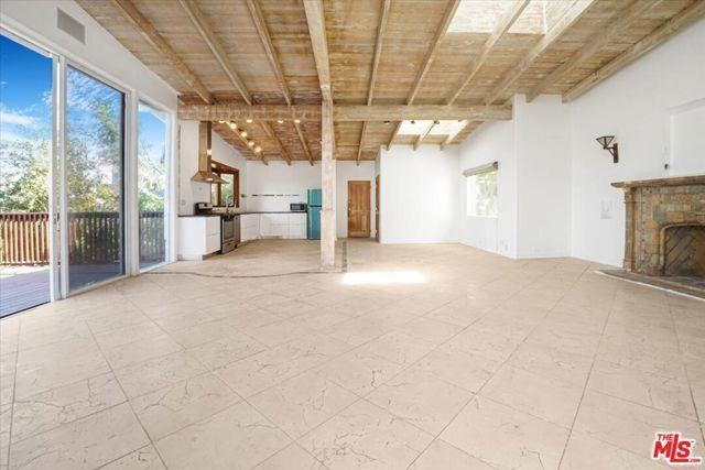 960 N Tigertail Rd - Photo 7 of 8