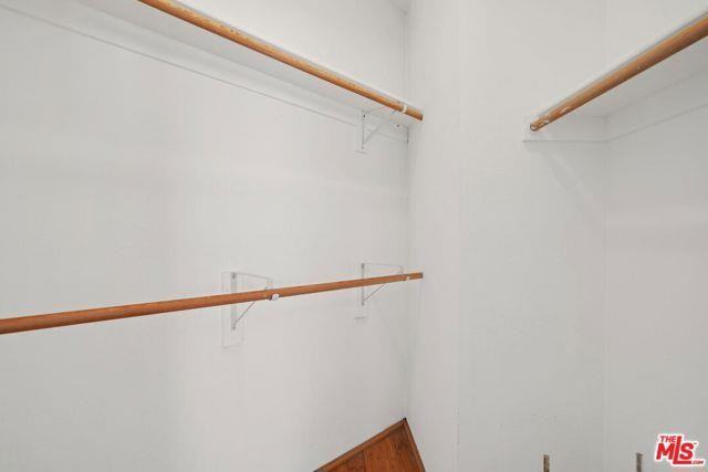 850 N Poinsettia Pl #3 - Photo 2 of 8