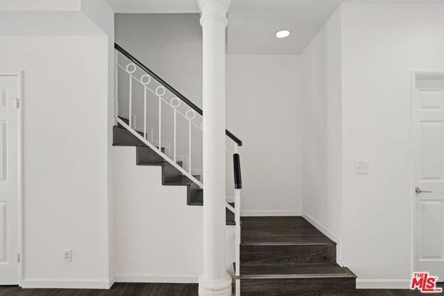 850 N Poinsettia Pl #3 - Photo 4 of 8