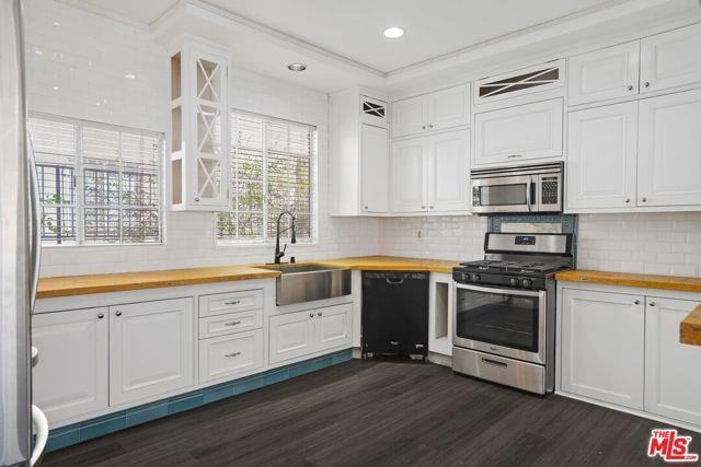 850 N Poinsettia Pl #3 - Photo 5 of 8