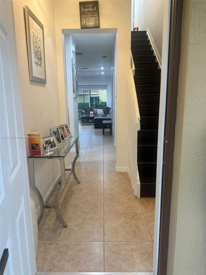 8936 Sw 18th St #8936 - Photo 2 of 10