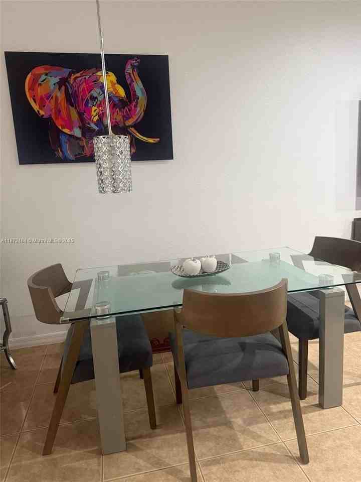 8936 Sw 18th St #8936 - Photo 4 of 10