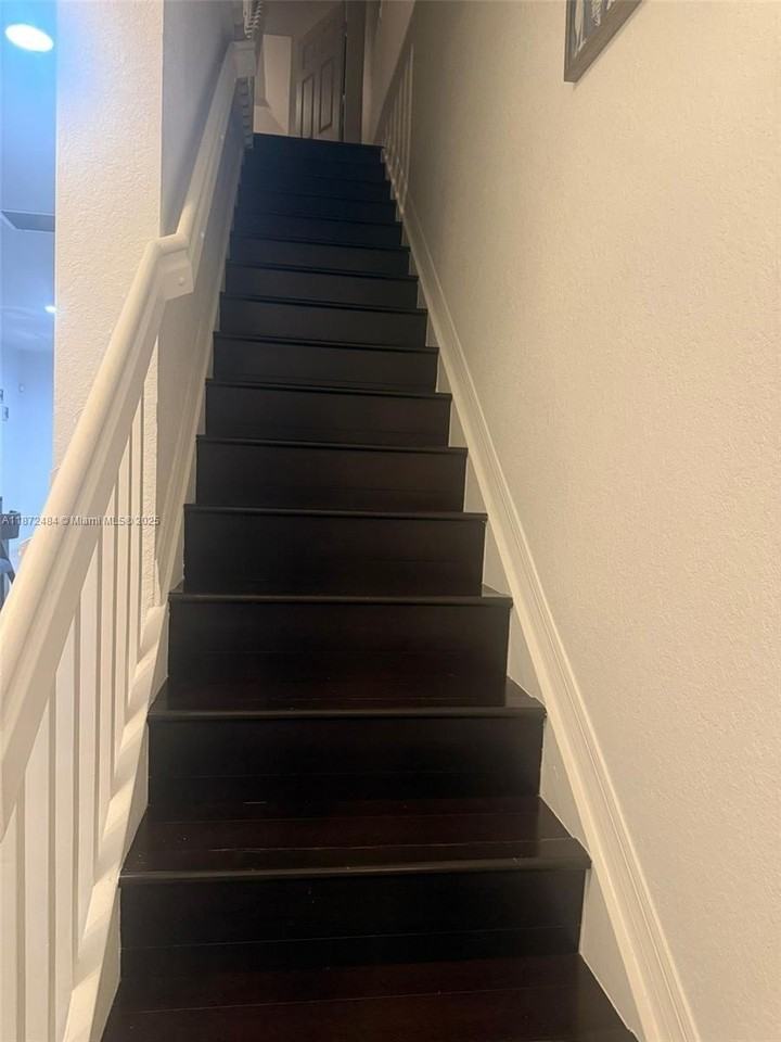 8936 Sw 18th St #8936 - Photo 5 of 10