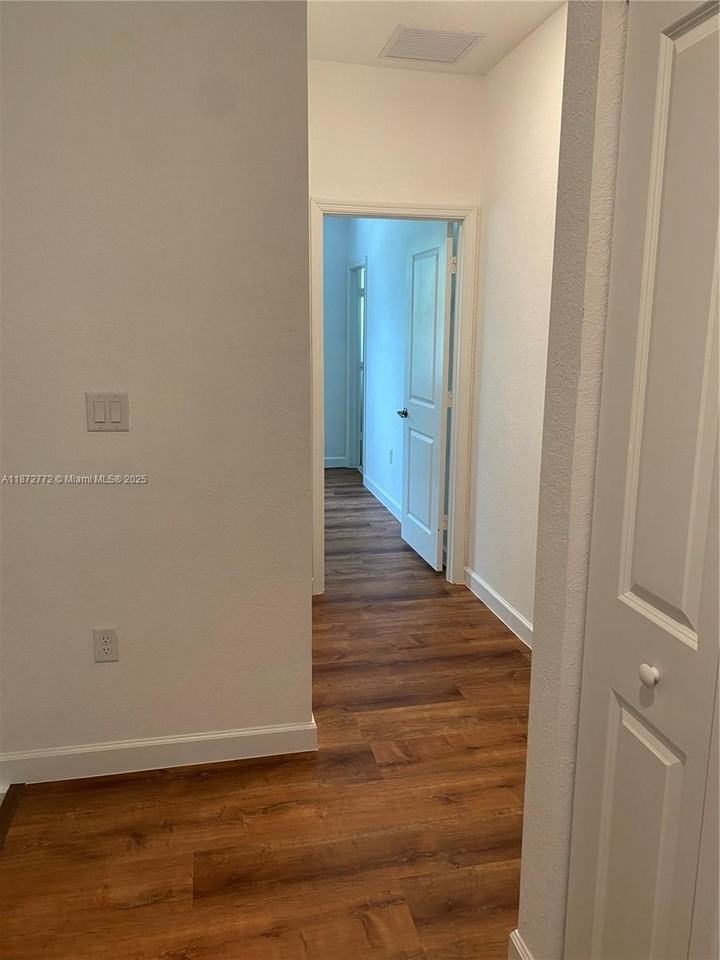 2712 Se 15th Ct - Photo 6 of 27